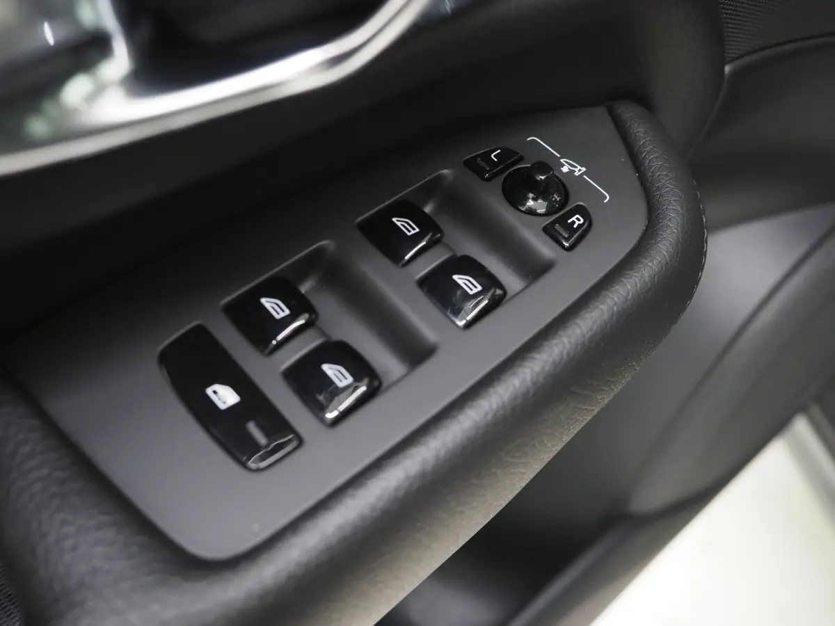 2.0 T8 Recharge AWD Inscription 7p Long range | Leder | Trekhaak | Pilot Assist | Memory | Camera | Keyless | BLIS | Carplay