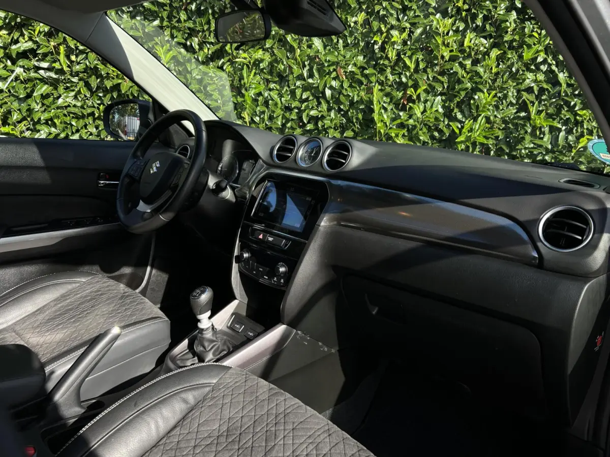 1.4 Boosterjet Style Smart Hybrid, 1E EIGENAAR, PANORAMADAK, NAVIGATIE, ADAPT. CRUISE, CLIMATE CONTROL, STOELVERWARMING, KEYLESS, CAMERA, PDC, LED, DAB, DEALER ONDERHOUDEN, LICHTMETAAL 17"