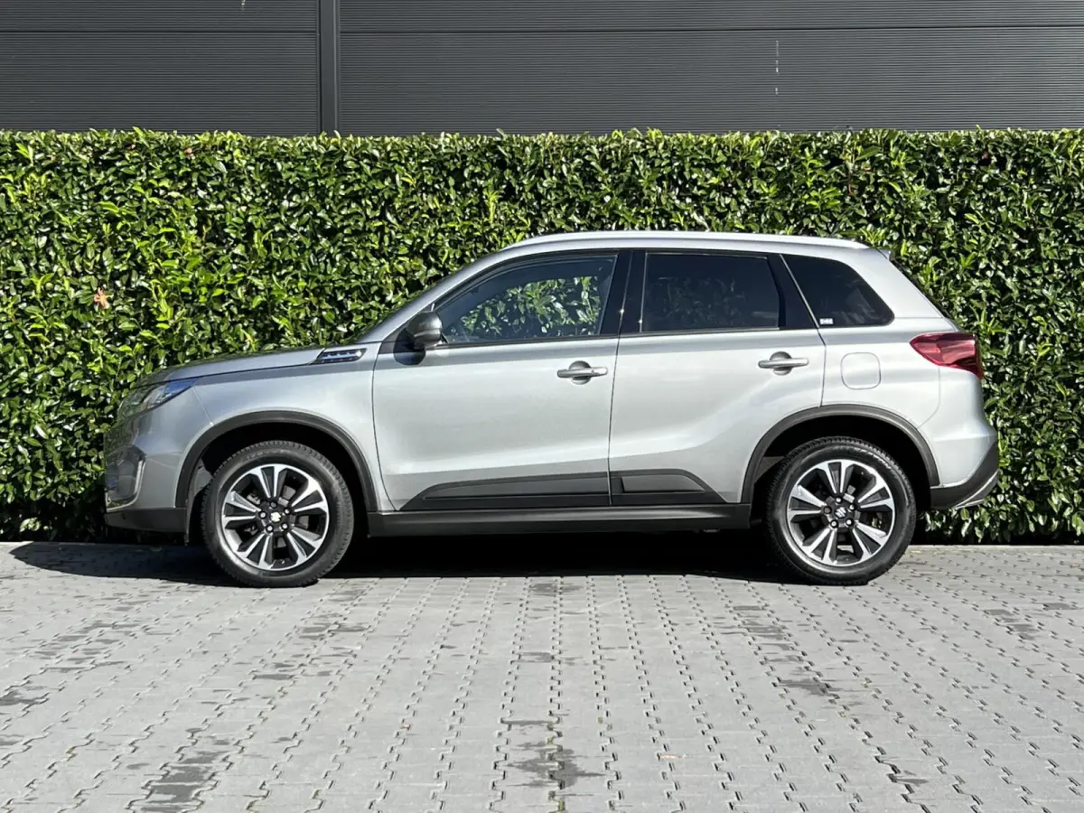 1.4 Boosterjet Style Smart Hybrid, 1E EIGENAAR, PANORAMADAK, NAVIGATIE, ADAPT. CRUISE, CLIMATE CONTROL, STOELVERWARMING, KEYLESS, CAMERA, PDC, LED, DAB, DEALER ONDERHOUDEN, LICHTMETAAL 17"
