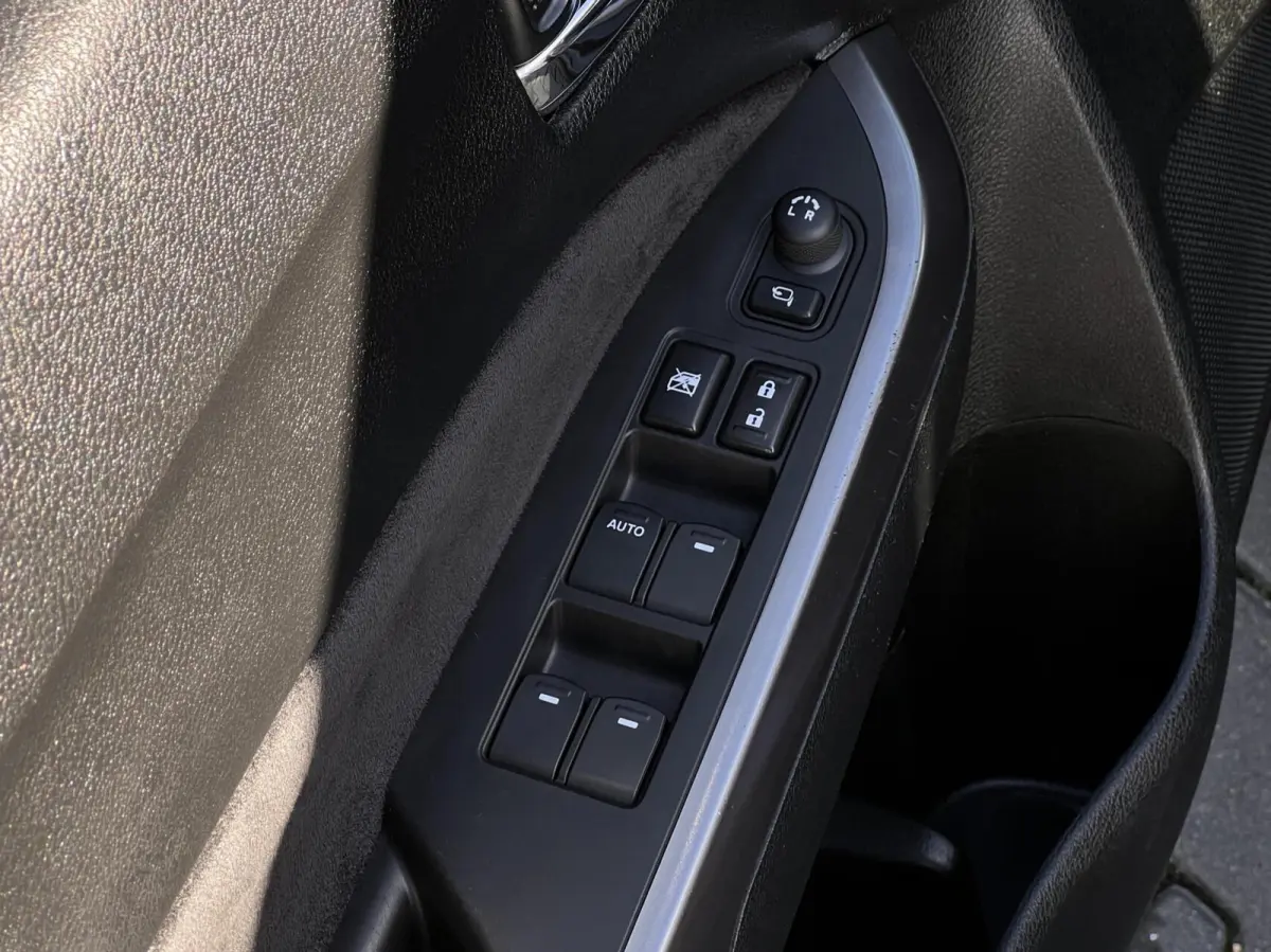 1.4 Boosterjet Style Smart Hybrid, 1E EIGENAAR, PANORAMADAK, NAVIGATIE, ADAPT. CRUISE, CLIMATE CONTROL, STOELVERWARMING, KEYLESS, CAMERA, PDC, LED, DAB, DEALER ONDERHOUDEN, LICHTMETAAL 17"