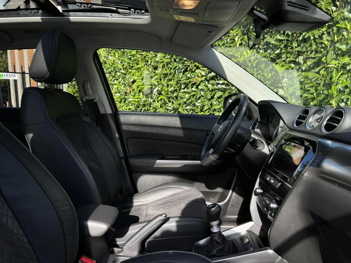 1.4 Boosterjet Style Smart Hybrid, 1E EIGENAAR, PANORAMADAK, NAVIGATIE, ADAPT. CRUISE, CLIMATE CONTROL, STOELVERWARMING, KEYLESS, CAMERA, PDC, LED, DAB, DEALER ONDERHOUDEN, LICHTMETAAL 17"