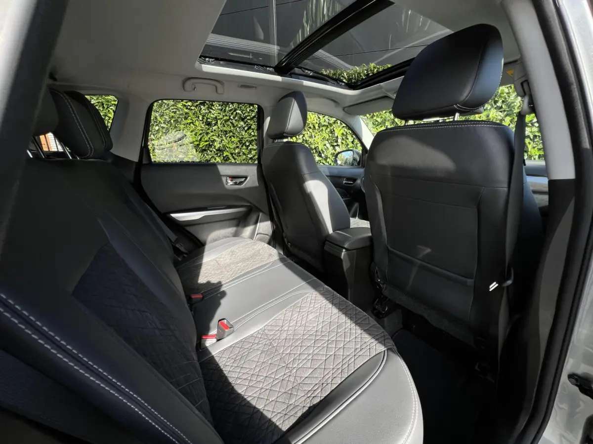 1.4 Boosterjet Style Smart Hybrid, 1E EIGENAAR, PANORAMADAK, NAVIGATIE, ADAPT. CRUISE, CLIMATE CONTROL, STOELVERWARMING, KEYLESS, CAMERA, PDC, LED, DAB, DEALER ONDERHOUDEN, LICHTMETAAL 17"