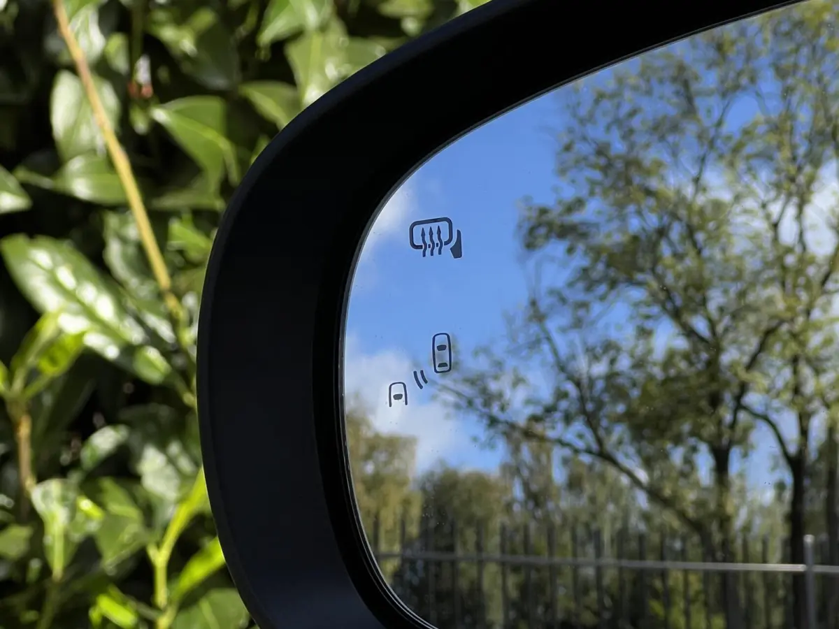 1.4 Boosterjet Style Smart Hybrid, 1E EIGENAAR, PANORAMADAK, NAVIGATIE, ADAPT. CRUISE, CLIMATE CONTROL, STOELVERWARMING, KEYLESS, CAMERA, PDC, LED, DAB, DEALER ONDERHOUDEN, LICHTMETAAL 17"