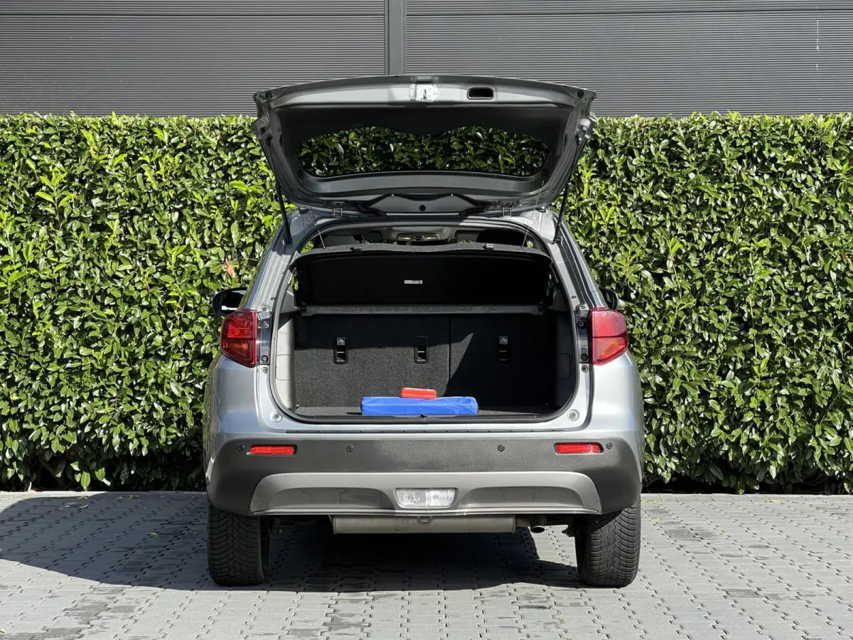 1.4 Boosterjet Style Smart Hybrid, 1E EIGENAAR, PANORAMADAK, NAVIGATIE, ADAPT. CRUISE, CLIMATE CONTROL, STOELVERWARMING, KEYLESS, CAMERA, PDC, LED, DAB, DEALER ONDERHOUDEN, LICHTMETAAL 17"