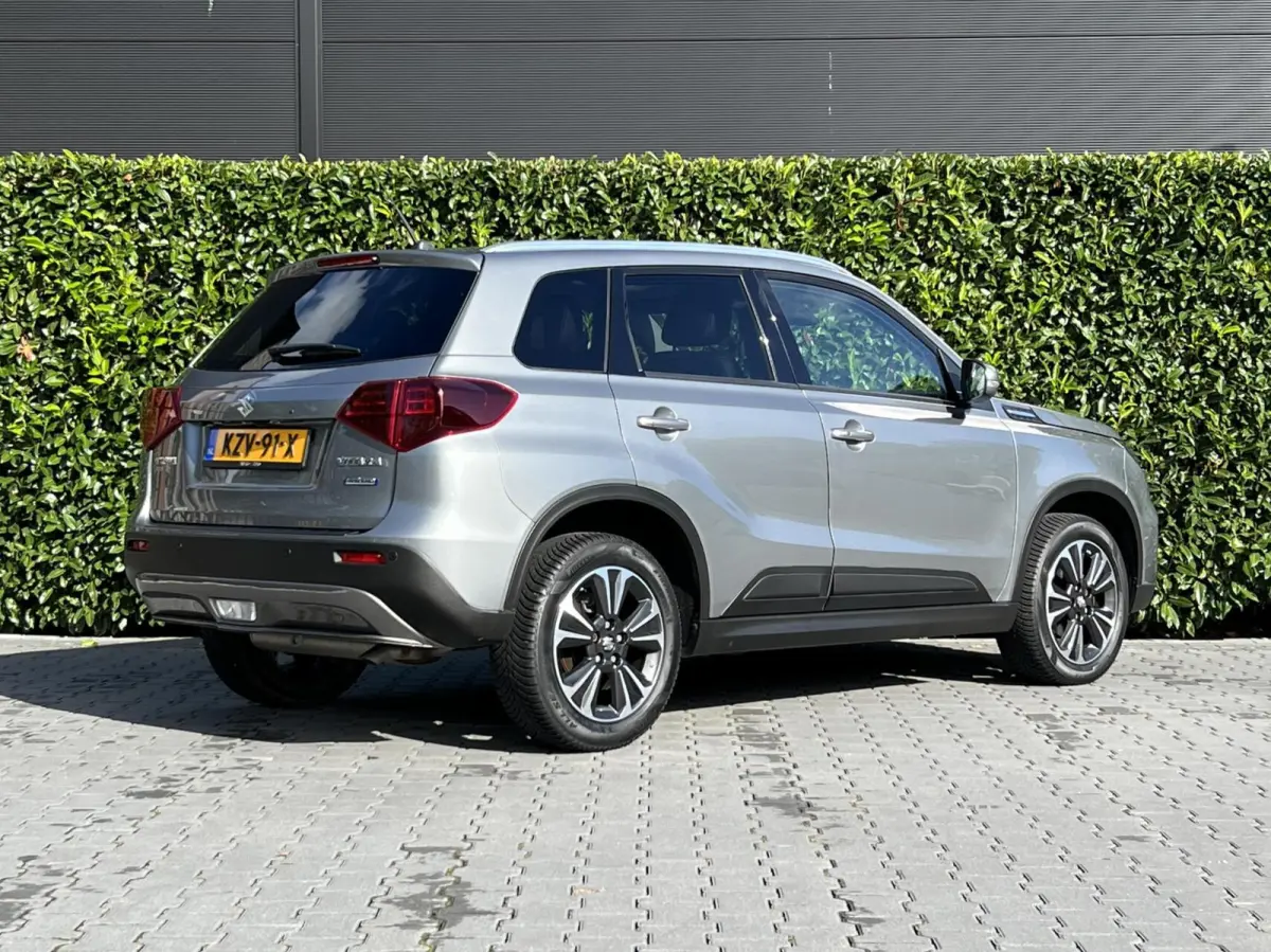 1.4 Boosterjet Style Smart Hybrid, 1E EIGENAAR, PANORAMADAK, NAVIGATIE, ADAPT. CRUISE, CLIMATE CONTROL, STOELVERWARMING, KEYLESS, CAMERA, PDC, LED, DAB, DEALER ONDERHOUDEN, LICHTMETAAL 17"