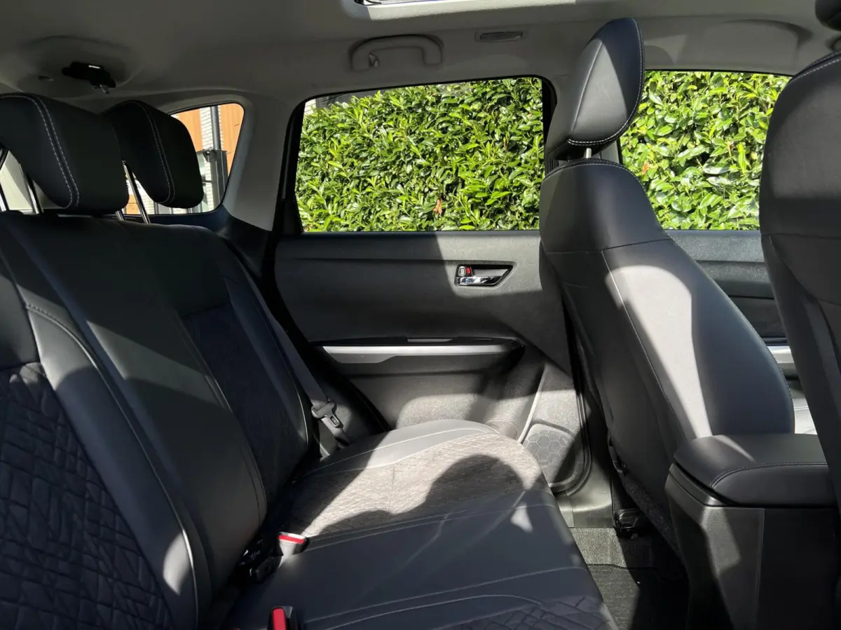 1.4 Boosterjet Style Smart Hybrid, 1E EIGENAAR, PANORAMADAK, NAVIGATIE, ADAPT. CRUISE, CLIMATE CONTROL, STOELVERWARMING, KEYLESS, CAMERA, PDC, LED, DAB, DEALER ONDERHOUDEN, LICHTMETAAL 17"