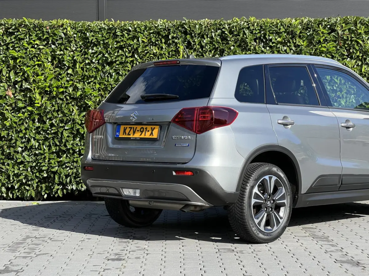 1.4 Boosterjet Style Smart Hybrid, 1E EIGENAAR, PANORAMADAK, NAVIGATIE, ADAPT. CRUISE, CLIMATE CONTROL, STOELVERWARMING, KEYLESS, CAMERA, PDC, LED, DAB, DEALER ONDERHOUDEN, LICHTMETAAL 17"