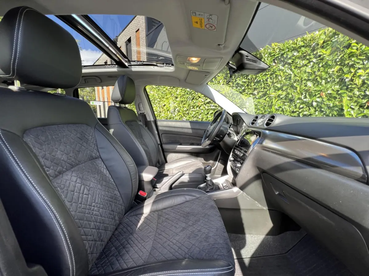 1.4 Boosterjet Style Smart Hybrid, 1E EIGENAAR, PANORAMADAK, NAVIGATIE, ADAPT. CRUISE, CLIMATE CONTROL, STOELVERWARMING, KEYLESS, CAMERA, PDC, LED, DAB, DEALER ONDERHOUDEN, LICHTMETAAL 17"