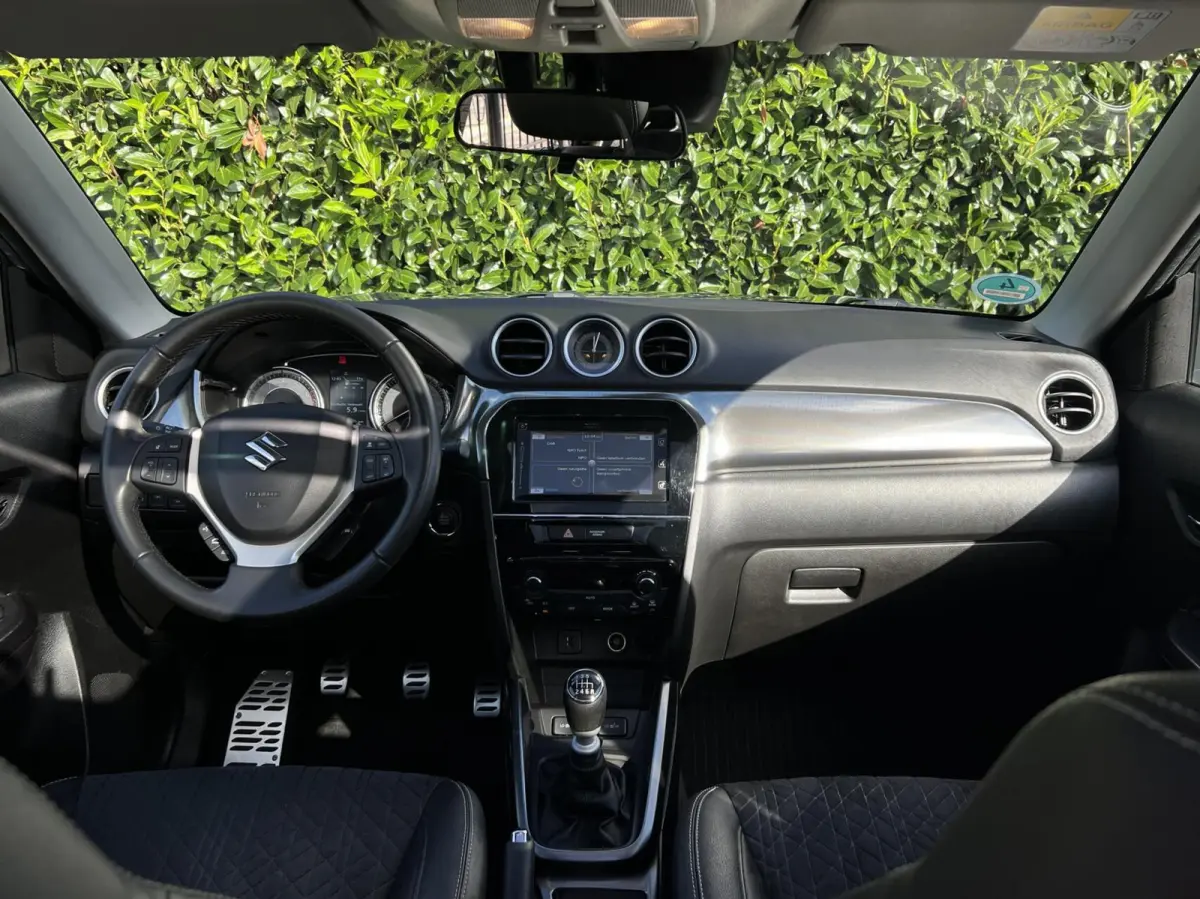 1.4 Boosterjet Style Smart Hybrid, 1E EIGENAAR, PANORAMADAK, NAVIGATIE, ADAPT. CRUISE, CLIMATE CONTROL, STOELVERWARMING, KEYLESS, CAMERA, PDC, LED, DAB, DEALER ONDERHOUDEN, LICHTMETAAL 17"