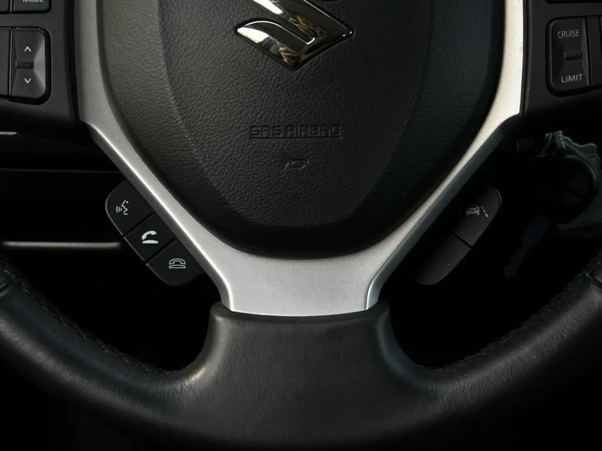 1.4 Boosterjet Style Smart Hybrid, 1E EIGENAAR, PANORAMADAK, NAVIGATIE, ADAPT. CRUISE, CLIMATE CONTROL, STOELVERWARMING, KEYLESS, CAMERA, PDC, LED, DAB, DEALER ONDERHOUDEN, LICHTMETAAL 17"