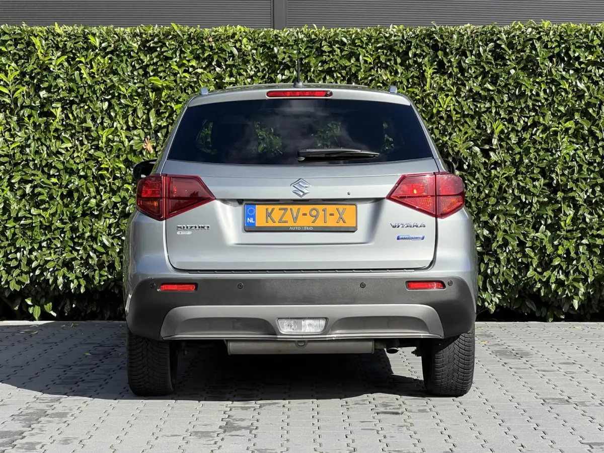 1.4 Boosterjet Style Smart Hybrid, 1E EIGENAAR, PANORAMADAK, NAVIGATIE, ADAPT. CRUISE, CLIMATE CONTROL, STOELVERWARMING, KEYLESS, CAMERA, PDC, LED, DAB, DEALER ONDERHOUDEN, LICHTMETAAL 17"