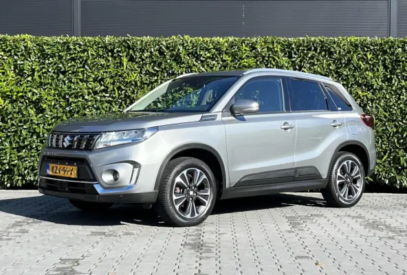1.4 Boosterjet Style Smart Hybrid, 1E EIGENAAR, PANORAMADAK, NAVIGATIE, ADAPT. CRUISE, CLIMATE CONTROL, STOELVERWARMING, KEYLESS, CAMERA, PDC, LED, DAB, DEALER ONDERHOUDEN, LICHTMETAAL 17"