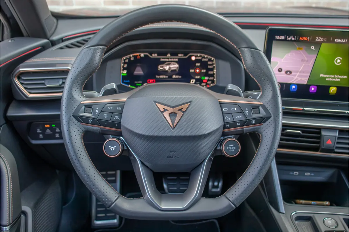 1.4 e-Hybrid 245pk VZ, Panoramadak, Maxton, Stoel & Stuurverwarming, Carplay, Camera, Full LED, Adaptive Cruise.