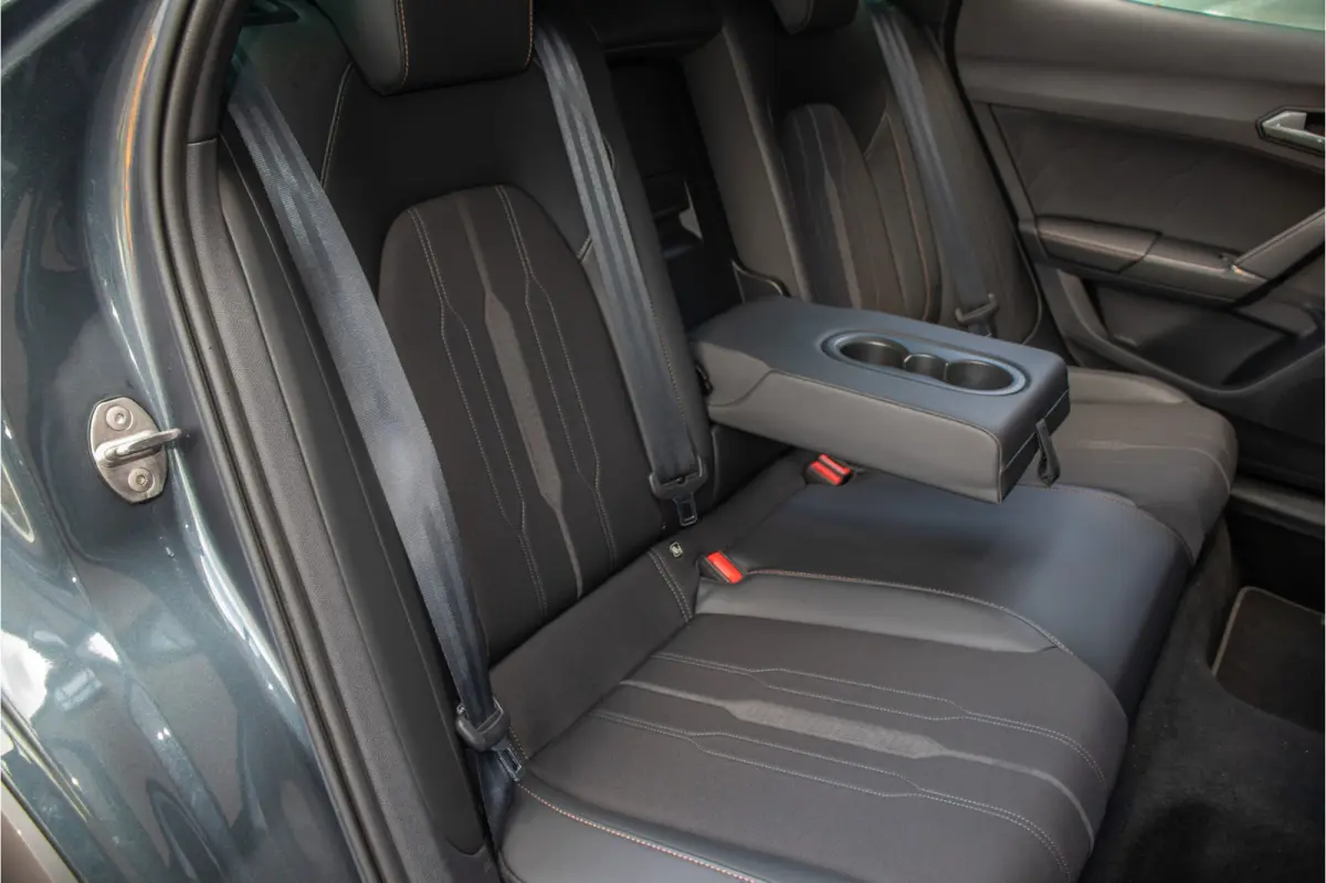 1.4 e-Hybrid 245pk VZ, Panoramadak, Maxton, Stoel & Stuurverwarming, Carplay, Camera, Full LED, Adaptive Cruise.