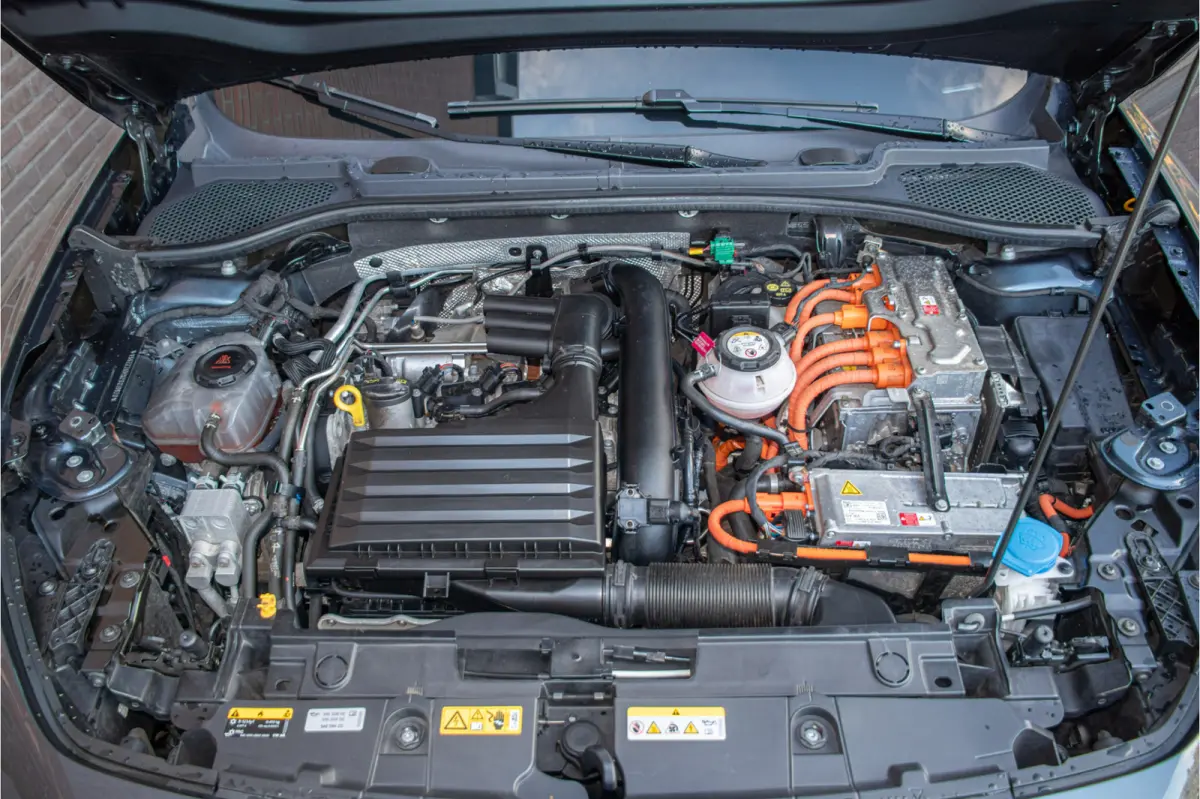 1.4 e-Hybrid 245pk VZ, Panoramadak, Maxton, Stoel & Stuurverwarming, Carplay, Camera, Full LED, Adaptive Cruise.