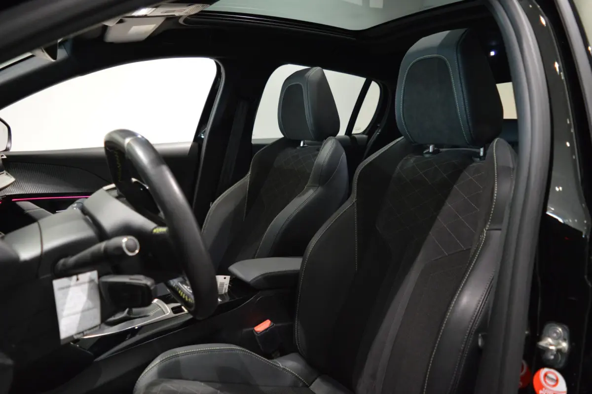 GT Pack | Alcantara | Panoramadak | Stoelverwarming | VOL! | Unieke auto