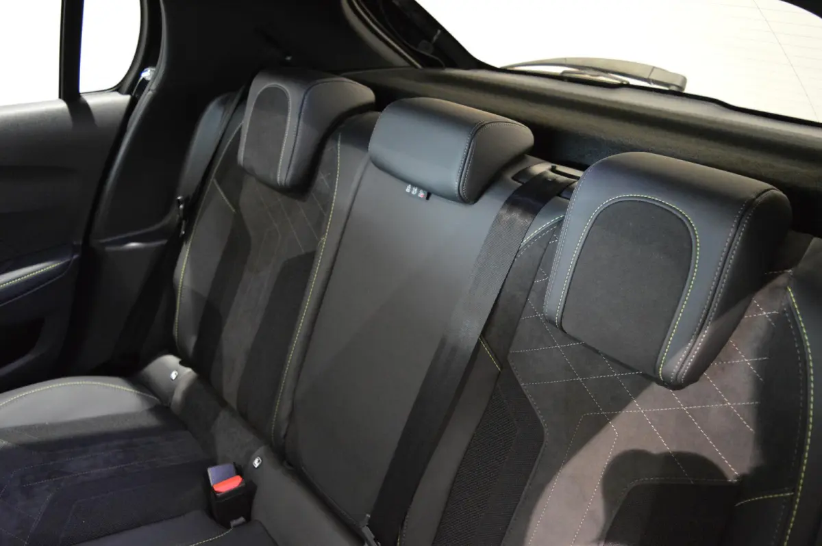 GT Pack | Alcantara | Panoramadak | Stoelverwarming | VOL! | Unieke auto
