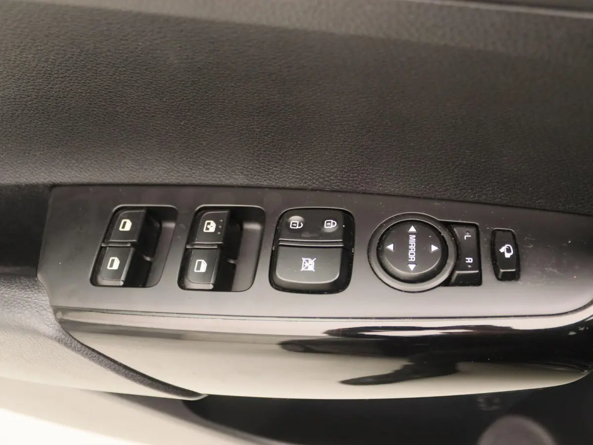 1.0 CVVT First Edition | Navigatie | Climate control | Lichtmetalen velgen | Zeer compleet!