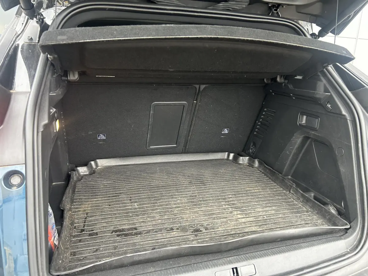 1.2 PureTech GT | 360° Camera | Navigatie | Climate control | 19" Lichtmetalen velgen | Unieke tellerstand!