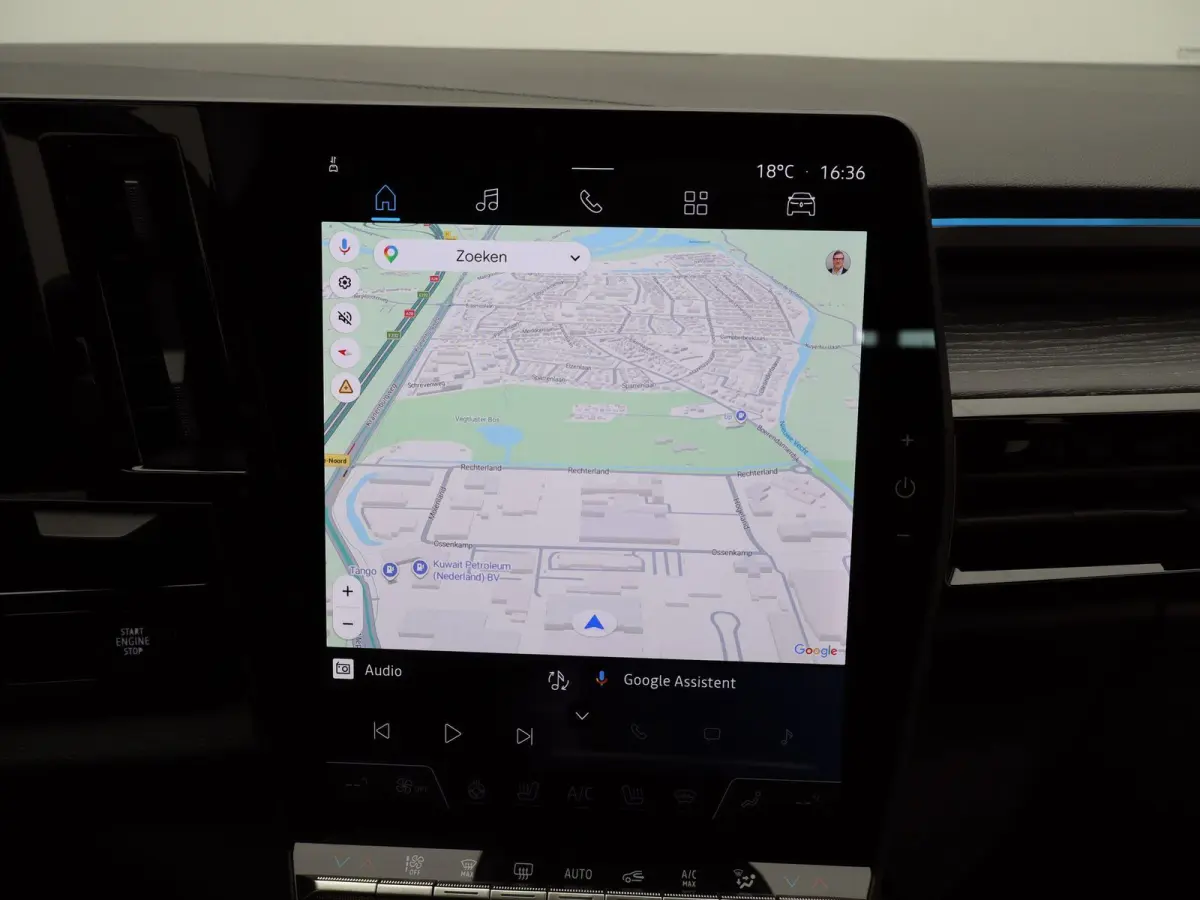 iconic E-Tech full hybrid 200 | Trekhaak | Voorruitverwarming | Adaptieve Cruise Control |
