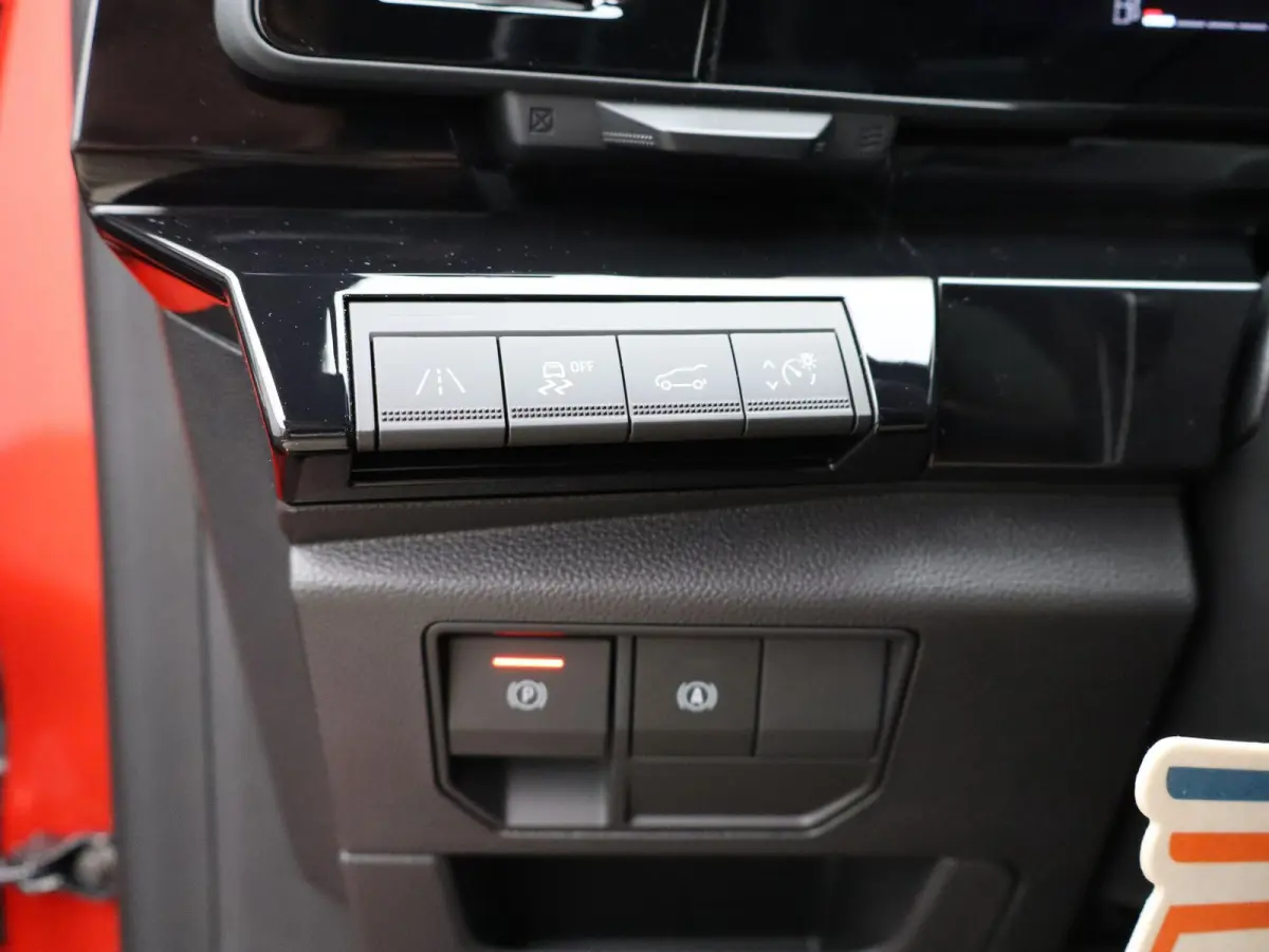 iconic E-Tech full hybrid 200 | Trekhaak | Voorruitverwarming | Adaptieve Cruise Control |