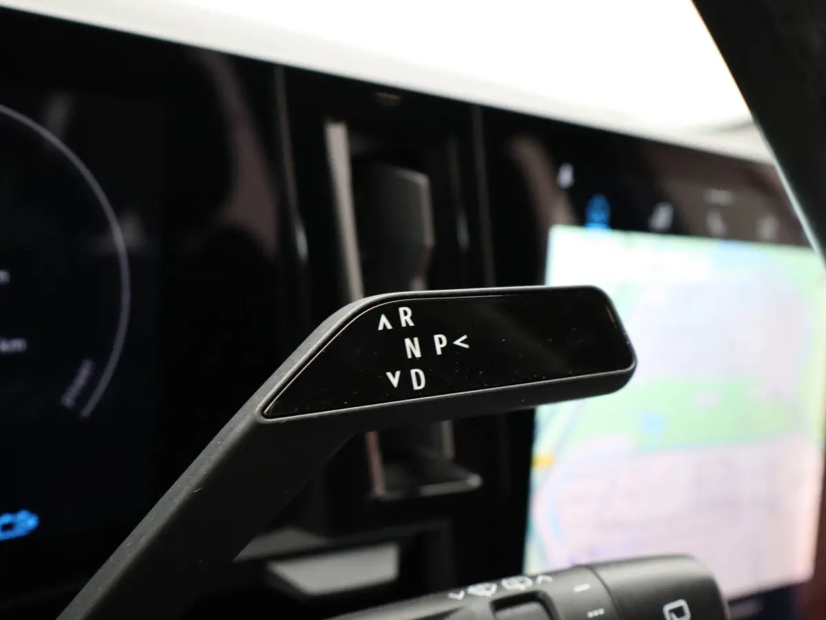 iconic E-Tech full hybrid 200 | Trekhaak | Voorruitverwarming | Adaptieve Cruise Control |