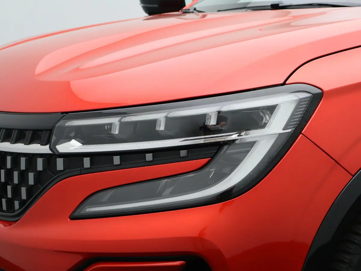 iconic E-Tech full hybrid 200 | Trekhaak | Voorruitverwarming | Adaptieve Cruise Control |