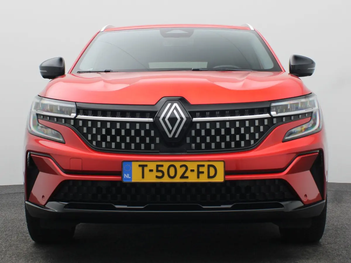 iconic E-Tech full hybrid 200 | Trekhaak | Voorruitverwarming | Adaptieve Cruise Control |