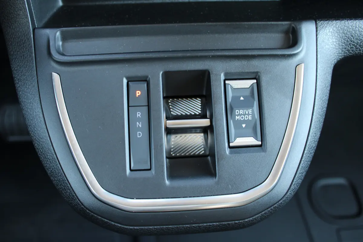 L3 75kWh | 8 JAAR GARANTIE | CAMERA | DRAADLOOS CARPLAY | BETIMMERING | LED | 17" LM VELGEN | COMFORT WAND |