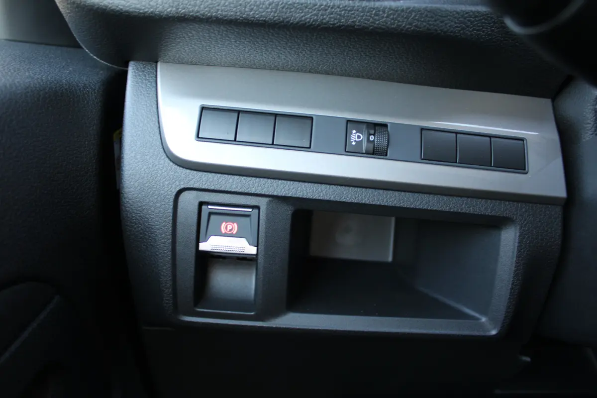 L3 75kWh | 8 JAAR GARANTIE | CAMERA | DRAADLOOS CARPLAY | BETIMMERING | LED | 17" LM VELGEN | COMFORT WAND |