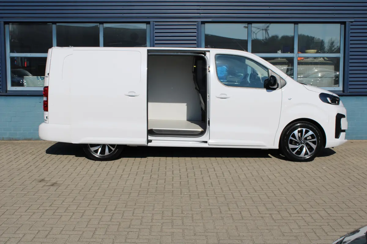 L3 75kWh | 8 JAAR GARANTIE | CAMERA | DRAADLOOS CARPLAY | BETIMMERING | LED | 17" LM VELGEN | COMFORT WAND |