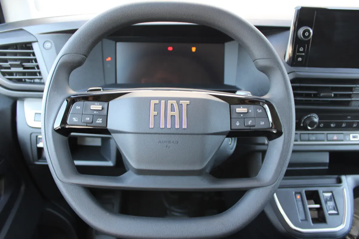 L3 75kWh | 8 JAAR GARANTIE | CAMERA | DRAADLOOS CARPLAY | BETIMMERING | LED | 17" LM VELGEN | COMFORT WAND |