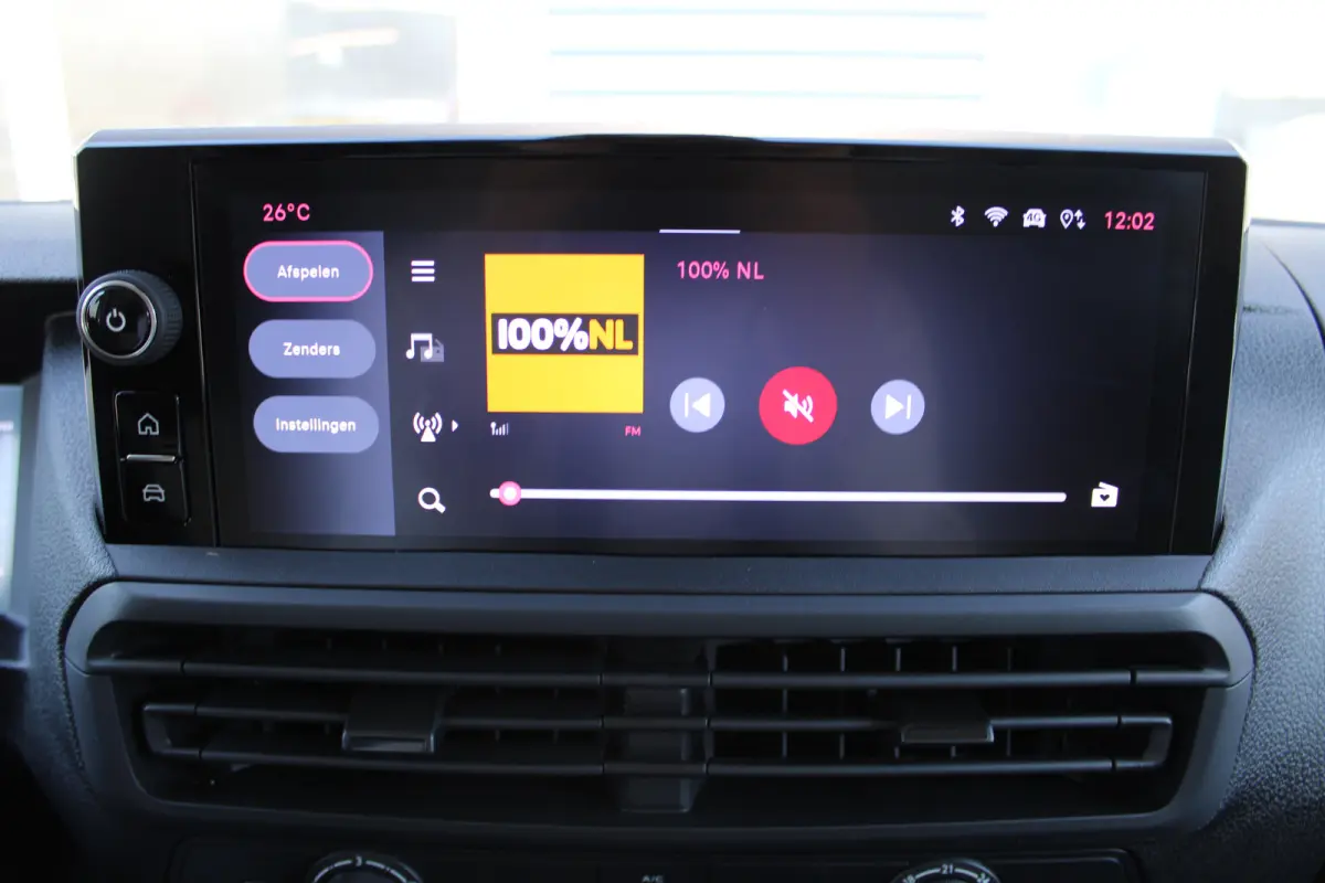 L3 75kWh | 8 JAAR GARANTIE | CAMERA | DRAADLOOS CARPLAY | BETIMMERING | LED | 17" LM VELGEN | COMFORT WAND |