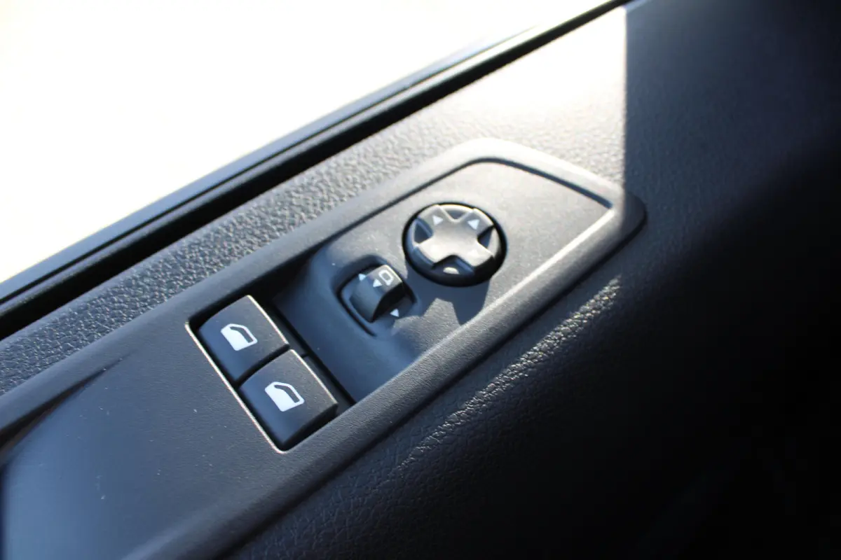 L3 75kWh | 8 JAAR GARANTIE | CAMERA | DRAADLOOS CARPLAY | BETIMMERING | LED | 17" LM VELGEN | COMFORT WAND |