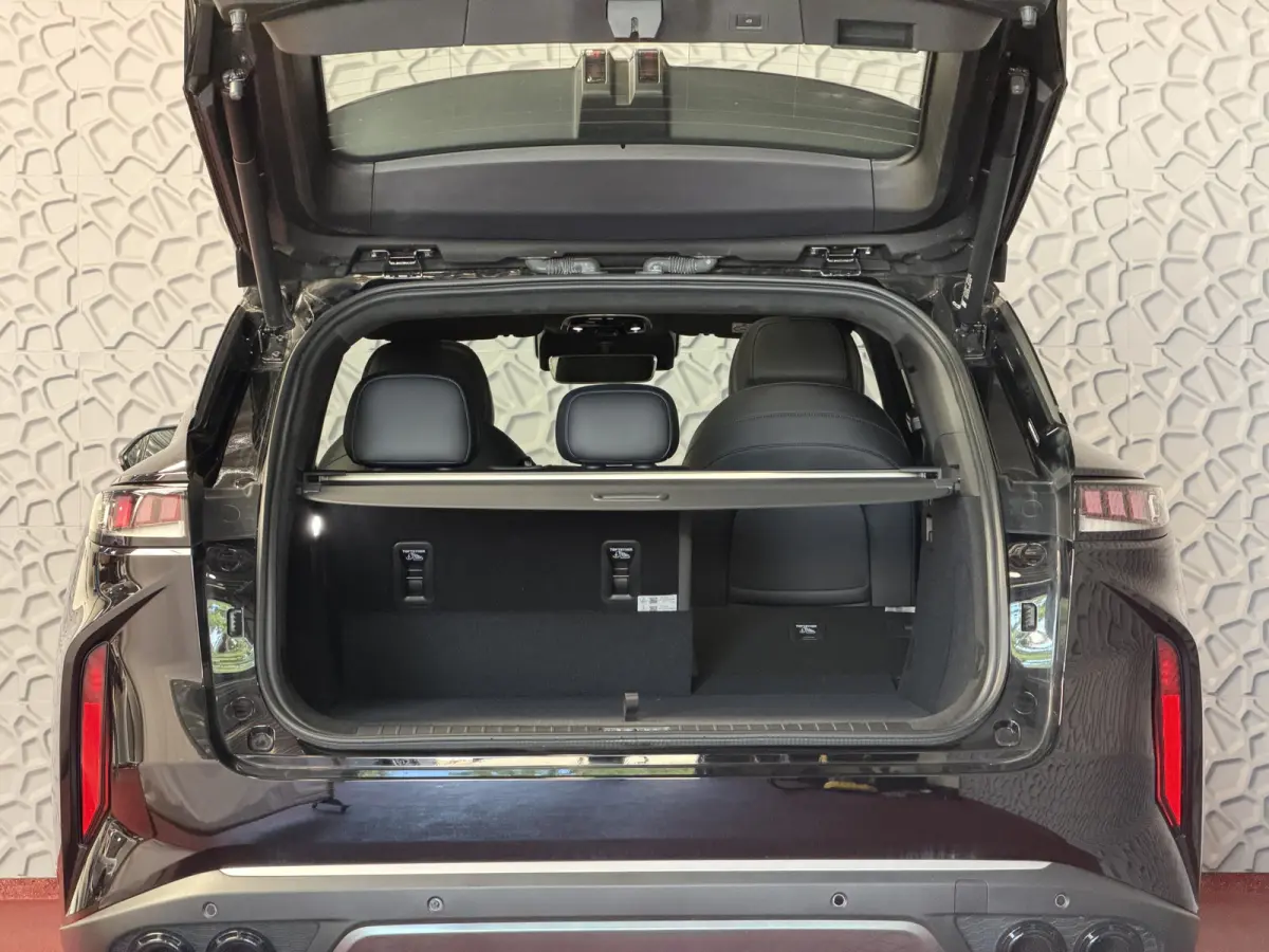 OMODA 9 PREMIUM AWD 538PK MASSAGE STOEL.VERW/KOELING | PHEV | 145 KM / | 538 PK | 4WD 4X4