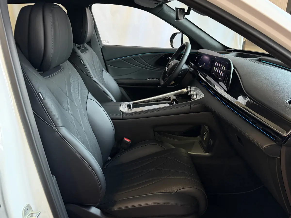 OMODA 9 PREMIUM AWD 538 PK | Stary White | FABRIEKSGARANTIE PHEV SUV | 145 KM ELEKTRISCH | ONGEBRUIKTE NIEUWE AUTO 4WD 4X4