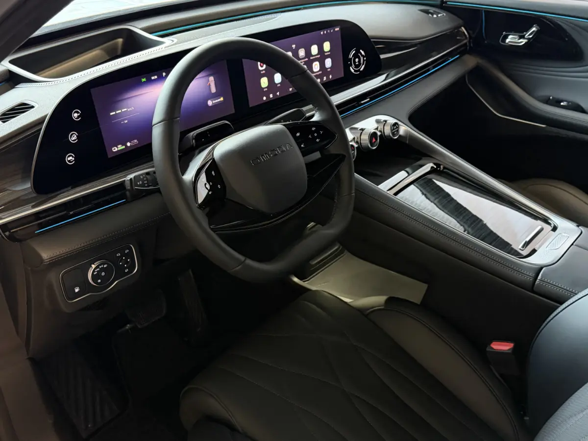 OMODA 9 PREMIUM AWD 538 PK | SONY DOLBY | Stary White | FULL OPTIONS PHEV SUV | 145 KM ELEKTRISCH | ONGEBRUIKTE NIEUWE AUTO 4WD 4X4