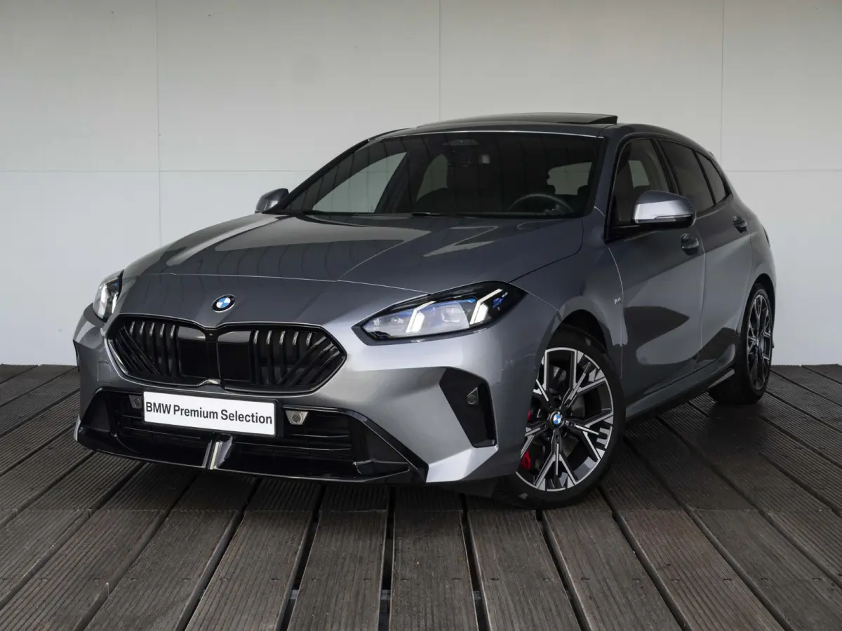 120 | M Sportpakket Pro | Comfort Access | Driving Assistant Plus | 18 inch | Panoramadak | Active Cruise Control