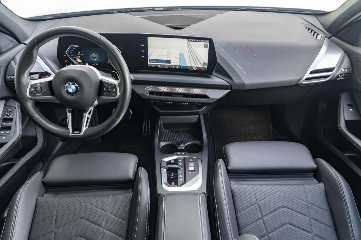 120 | M Sportpakket Pro | Comfort Access | Driving Assistant Plus | 18 inch | Panoramadak | Active Cruise Control
