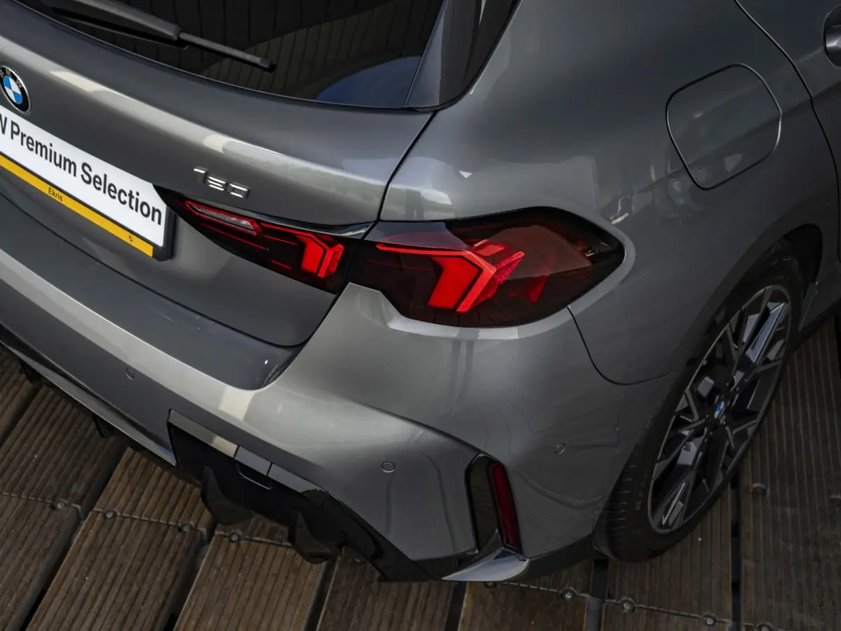 120 | M Sportpakket Pro | Comfort Access | Driving Assistant Plus | 18 inch | Panoramadak | Active Cruise Control