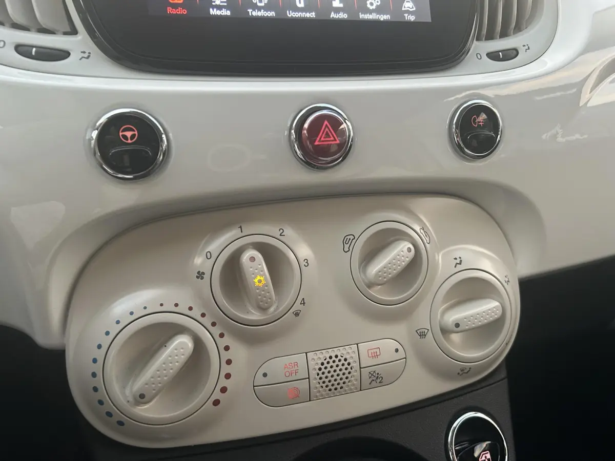 1.0 Hybrid Lounge | Airco | Apple Carplay/Android Auto | LMV 15"| Cruise Control |