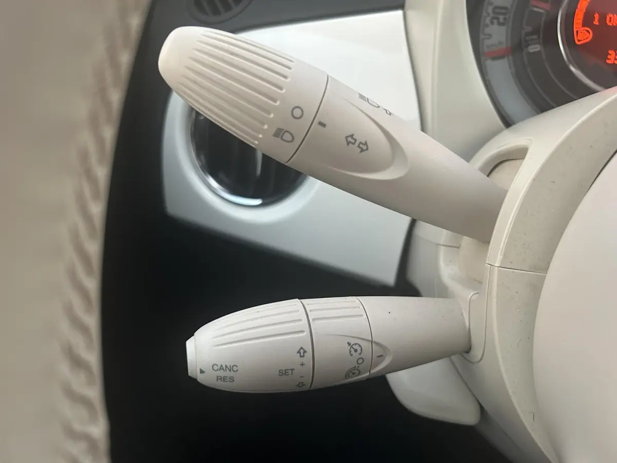 1.0 Hybrid Lounge | Airco | Apple Carplay/Android Auto | LMV 15"| Cruise Control |