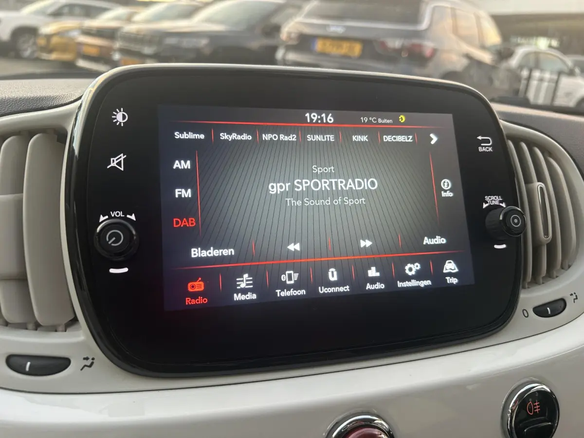 1.0 Hybrid Lounge | Airco | Apple Carplay/Android Auto | LMV 15"| Cruise Control |
