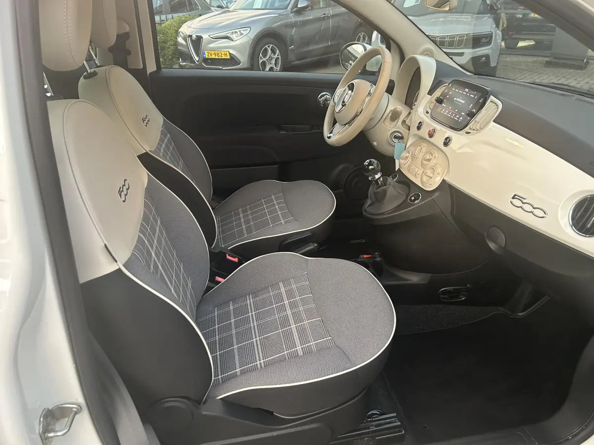 1.0 Hybrid Lounge | Airco | Apple Carplay/Android Auto | LMV 15"| Cruise Control |