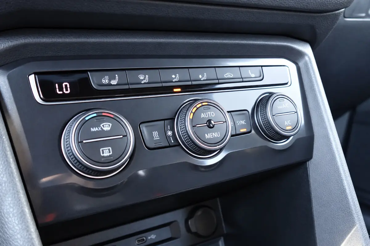 2.0 TDI 4Motion PANO KEYLESS VOL