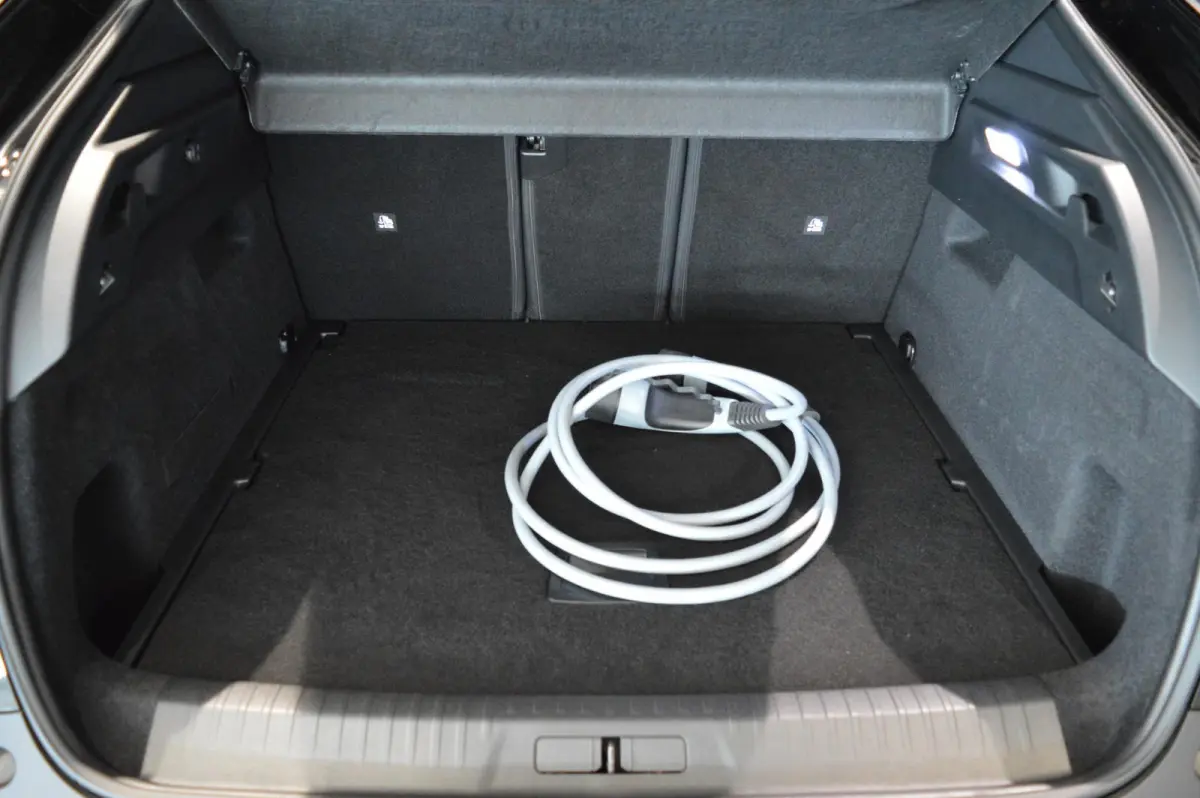 1.6 plug-in Hybrid 195 Allure STUURVERWARMING - AFNEEMBARE TREKHAAK - WEINIG KILOMETERS!