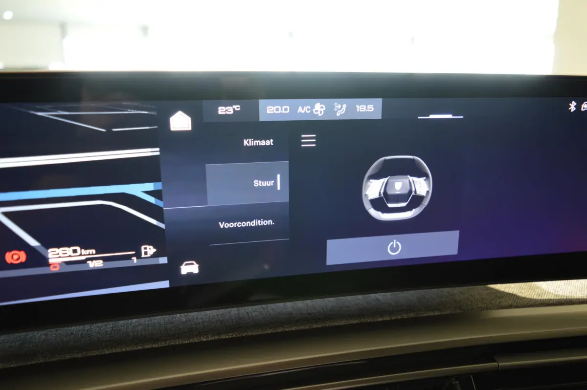 1.6 plug-in Hybrid 195 Allure STUURVERWARMING - AFNEEMBARE TREKHAAK - WEINIG KILOMETERS!