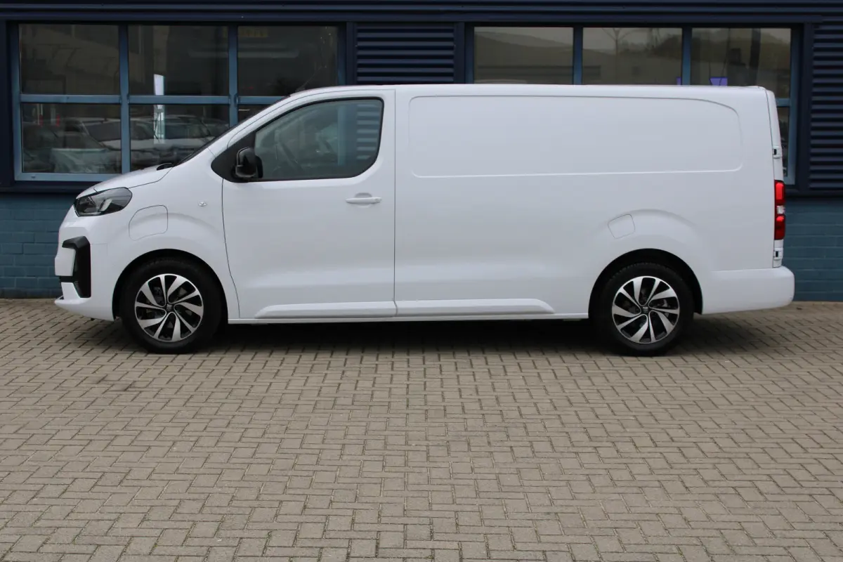 L3 75 kWh SoH 95% | tot 8 jaar garantie | CAMERA | DRAADLOOS CARPLAY | BETIMMERING | LED | 17" LM VELGEN | COMFORT WAND |