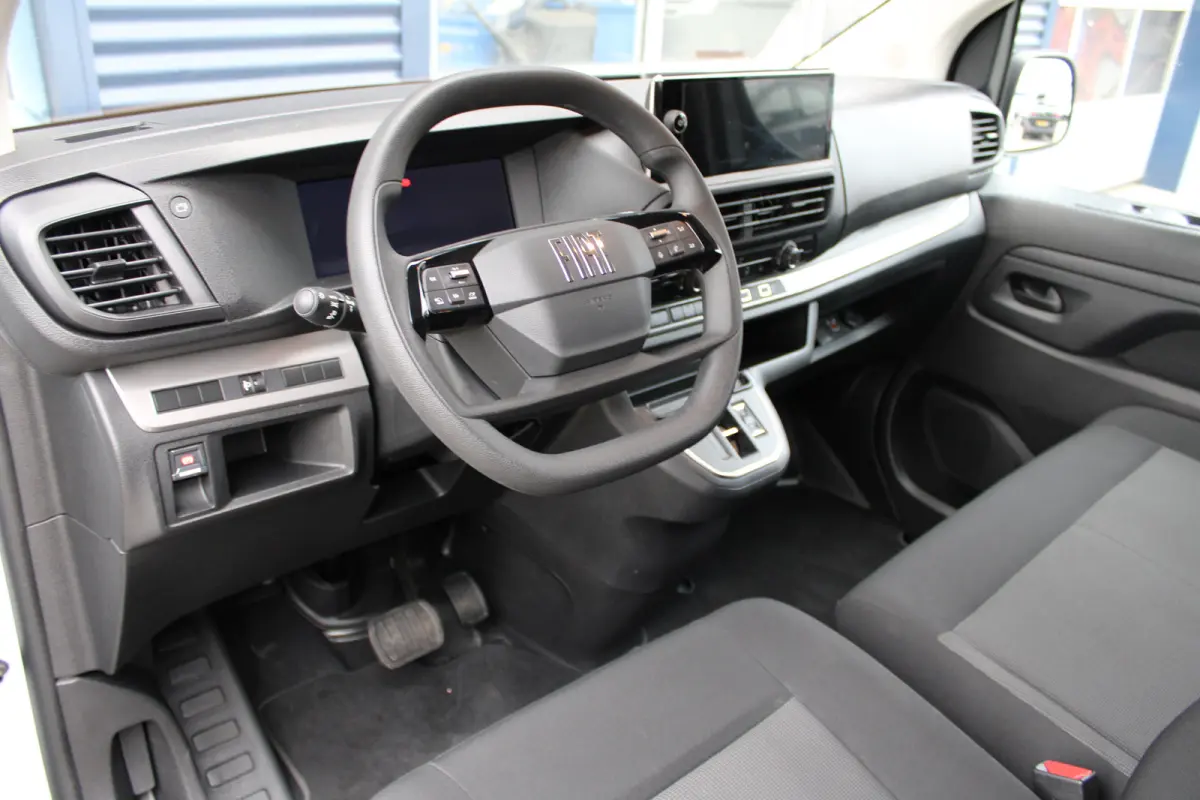 L3 75 kWh SoH 95% | tot 8 jaar garantie | CAMERA | DRAADLOOS CARPLAY | BETIMMERING | LED | 17" LM VELGEN | COMFORT WAND |