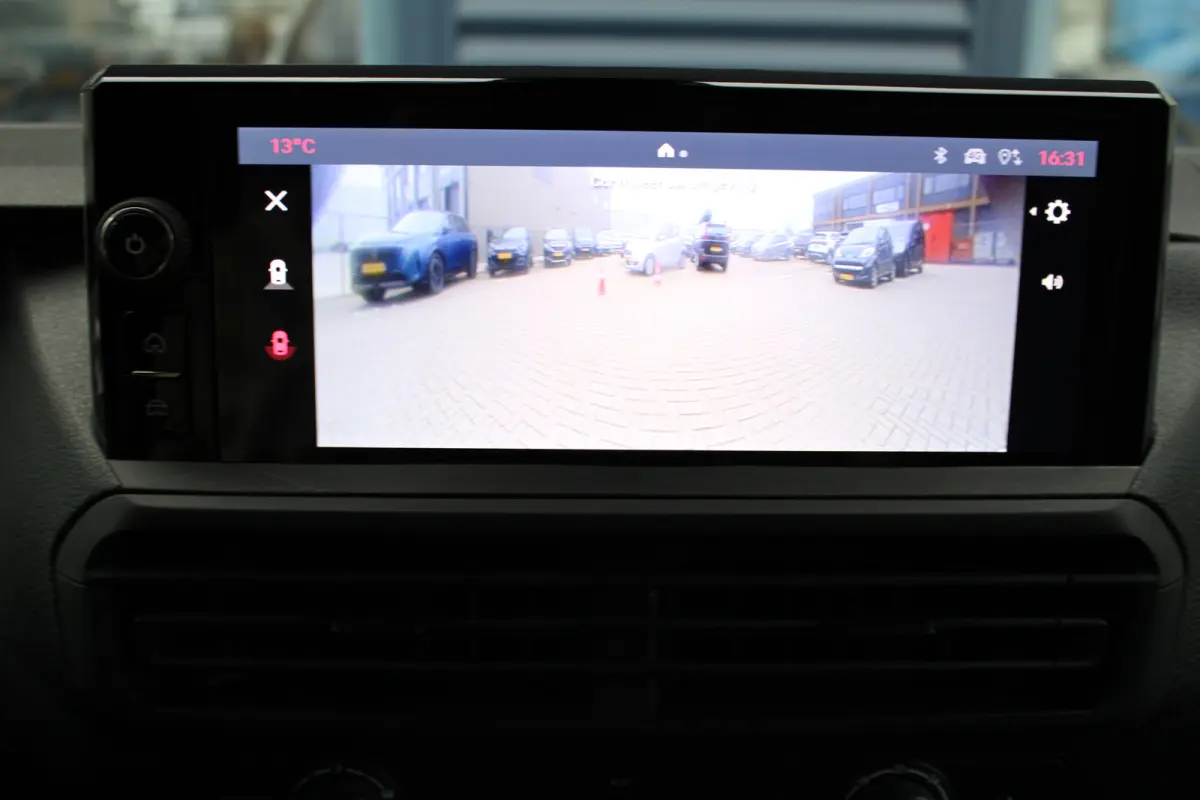 L3 75 kWh SoH 95% | tot 8 jaar garantie | CAMERA | DRAADLOOS CARPLAY | BETIMMERING | LED | 17" LM VELGEN | COMFORT WAND |